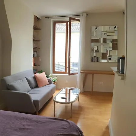 Appartement Calme Et Ensoleille Entierement Renove