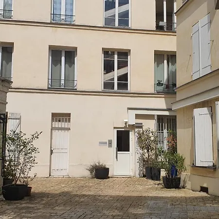 Calme Et Ensoleille Entierement Renove Paris