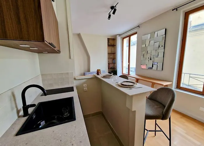 Calme Et Ensoleille Entierement Renove Appartamento