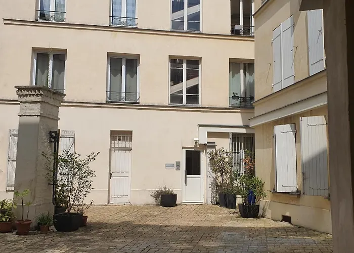 Calme Et Ensoleille Entierement Renove Parigi